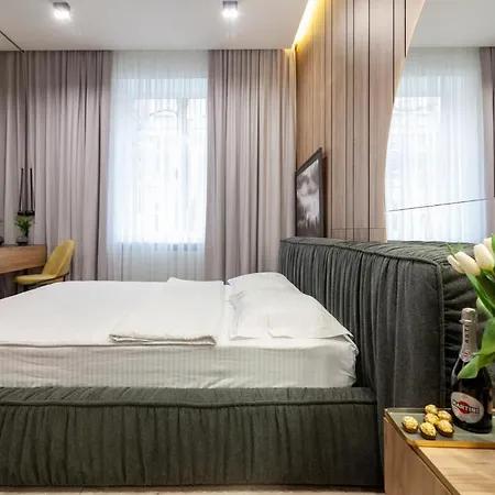 Royal Vip On Leontovicha 5 Daire Lviv