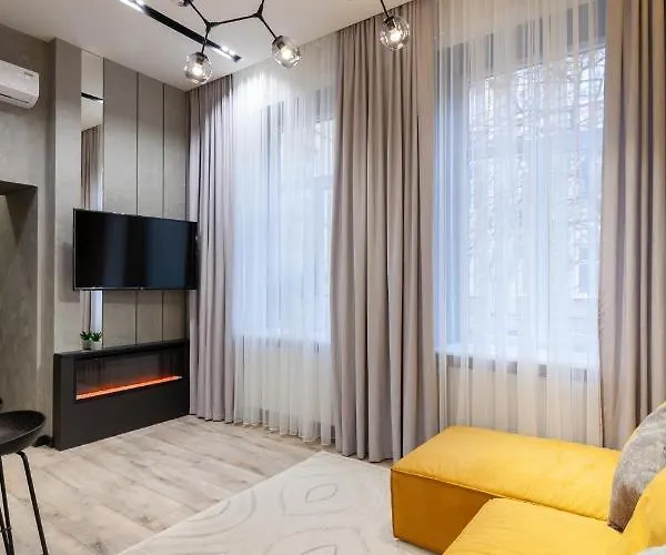 Royal Vip On Leontovicha 5 *